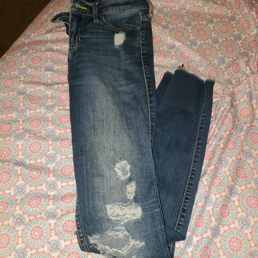 Hollister ripped Jean's